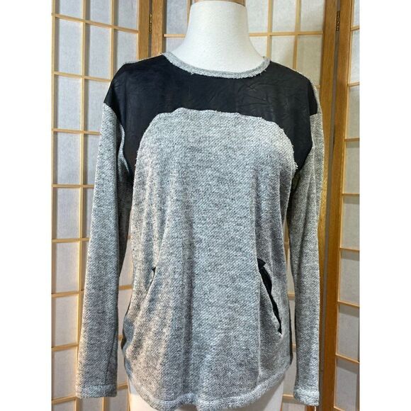 Democracy Sm Distressed Knit Top - Picture 9 of 15